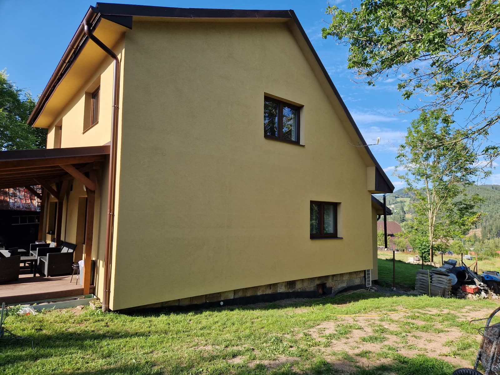 Boční pohled na apartmány